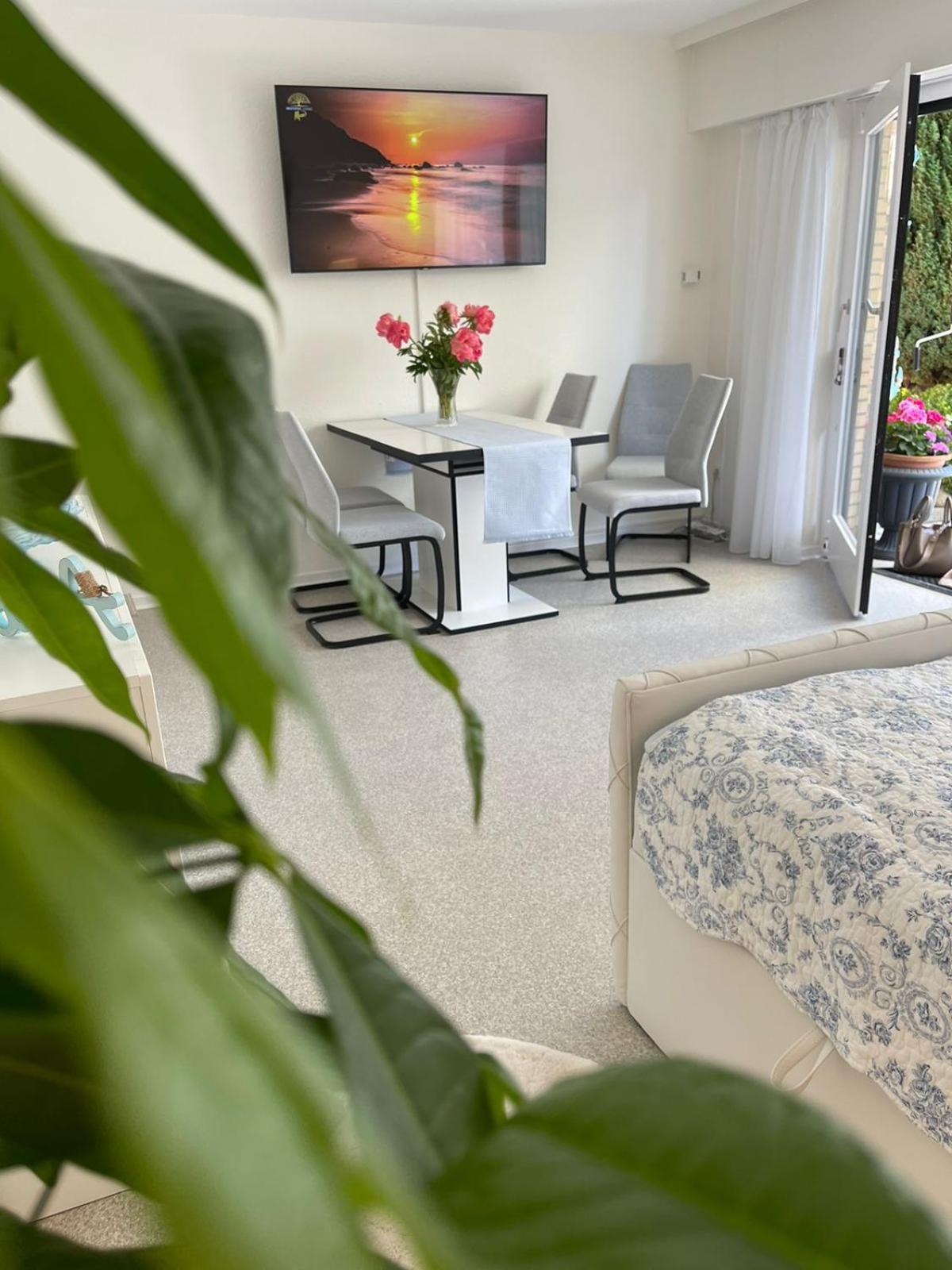 Ferienwohnung Strandoase Inklusive Terrasse Und Parkplatz - Sonnenseite Scharbeutz Luaran gambar